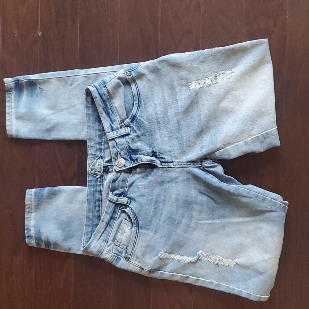 Skinny distressed jeans